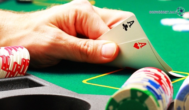 Một số mẹo trong cách chơi bài Poker tại nhà cái